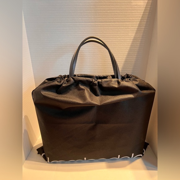 GUCCI
BLUE GG BLOOMS SUPREME CANVAS REVERSIBLE TOTE - Picture 12 of 16